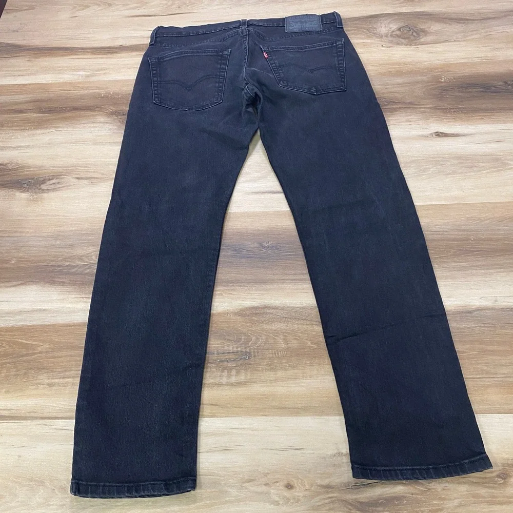 Levis tapered leg